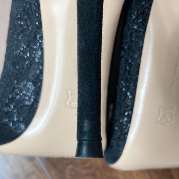 Gianvito Rossi Rebecca lace and suede lace-up heeled booties. - Picture 9 of 13